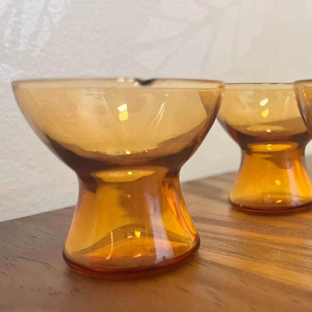 Vintage Amber Glass Globe Decanter Set Wth Stopper & 3 Cordial Glasses Barware